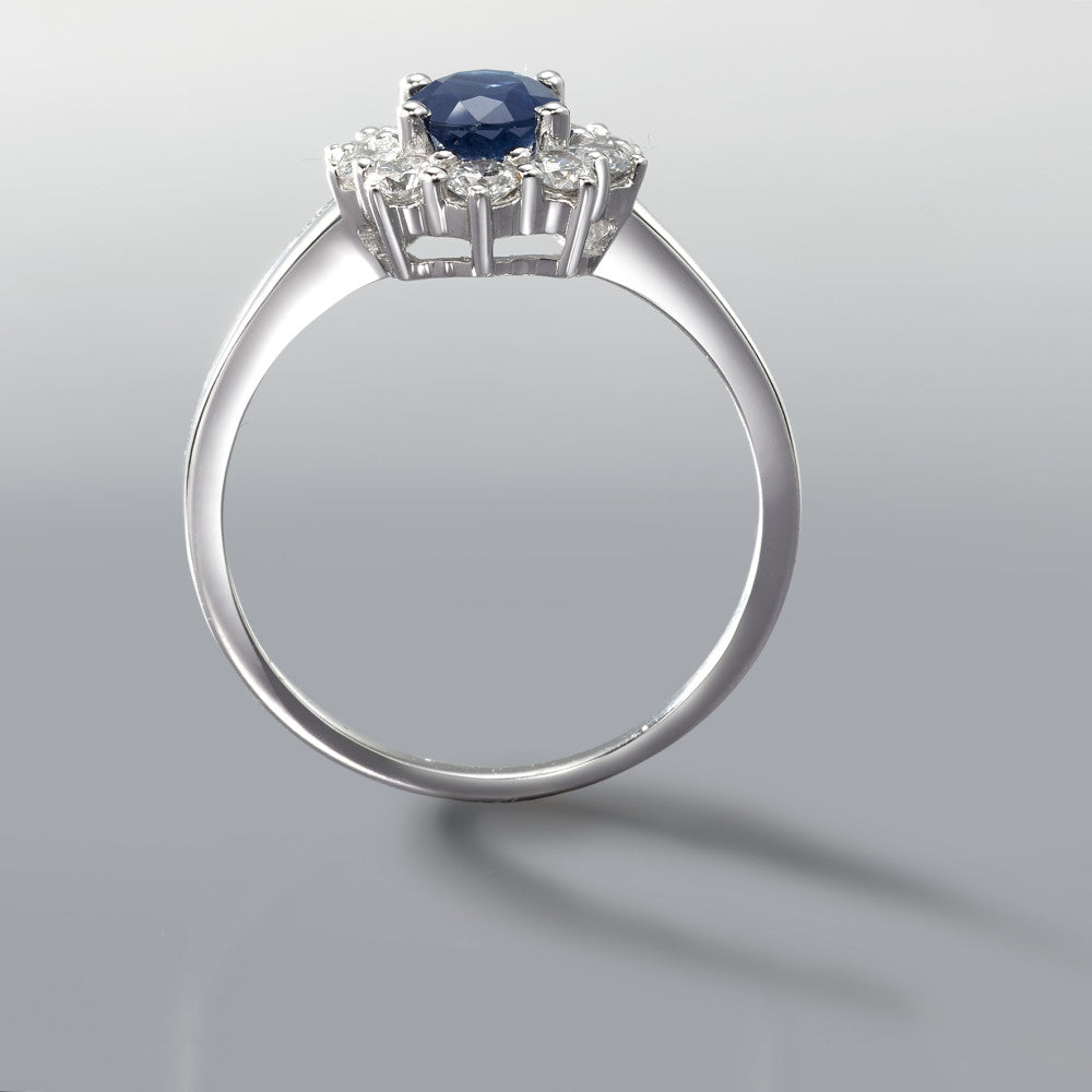 Ring 750/18K witgoud Saffier blauw, 0.88 ct, Diamant 0.555 ct, 10 Steen, w-si